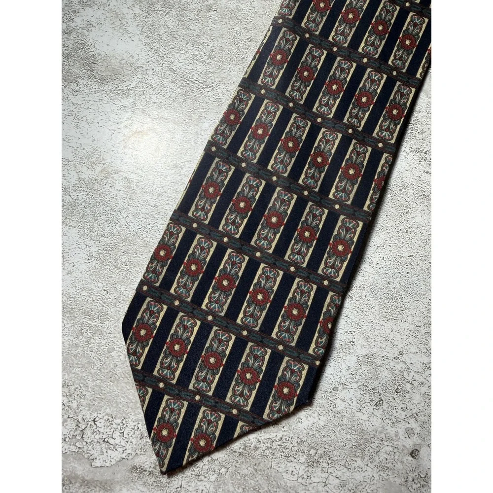 The Metropolitan Museum Of Art 100% Silk Tie Mens OS Blue Floral Necktie Italy